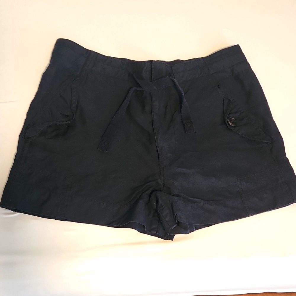 Vince. Navy Linen Utility Short